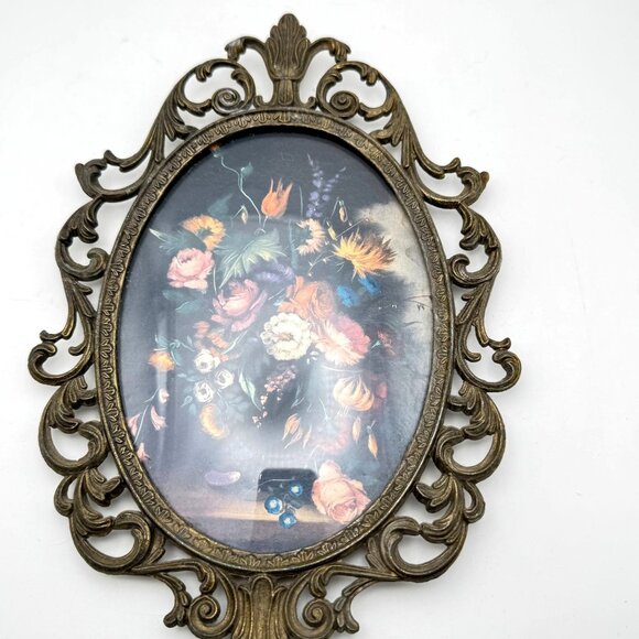 Vintage Brass Oval Floral Picture Frames With Convex Bubble Glass Made In Italy - Picture 3 of 16